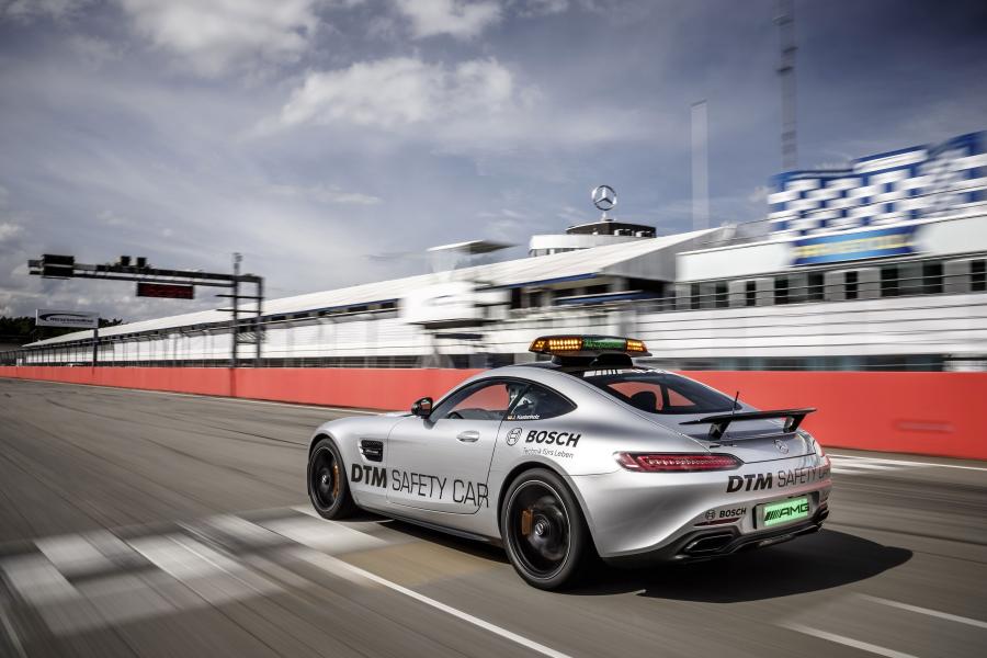  Mercedes-AMG GT S DTM Safety Car 2015 года  (фото 11 из 16)